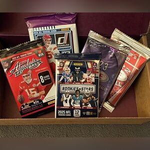 PANINI NFL GRAB BOX-MIX PACK COLLECTION INCLUDES CARD SLEEVES & ASSORTED CARDS